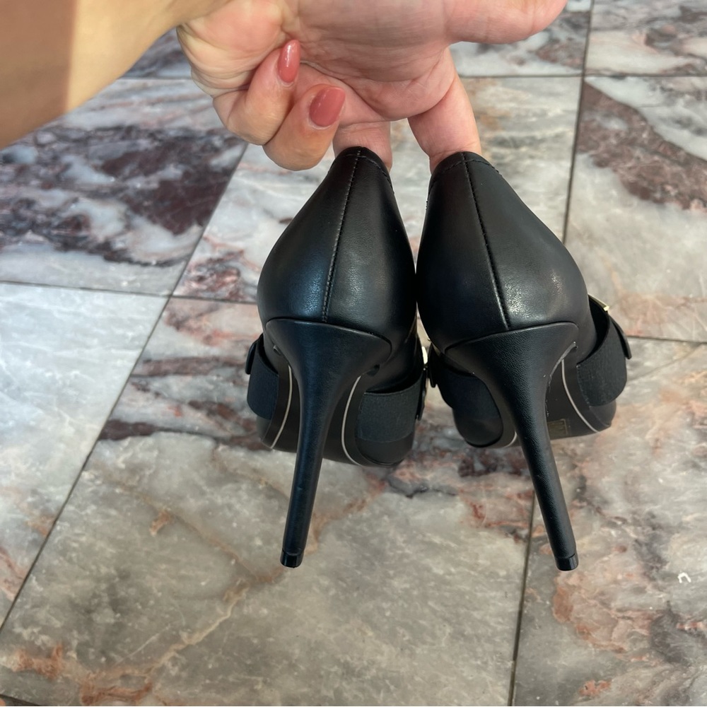 New DKNY Genevive Logo Stiletto Pump Heels Size 8.5 - Picture 5 of 10
